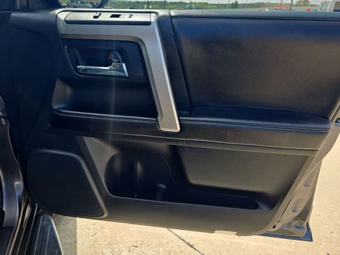 Used 2016 Toyota 4Runner SR5 Premium RWD image 29