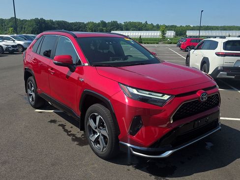 Used 2024 Toyota RAV4 SE w/ Weather & Moonroof Package AWD/4WD image 3