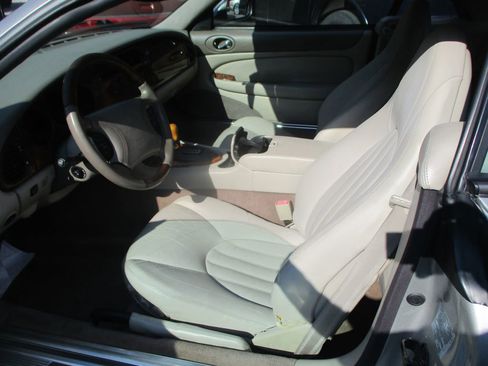Used 1998 Jaguar XK8 Convertible image 10