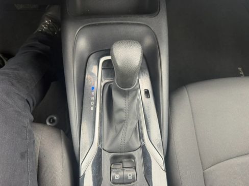 Used 2022 Toyota Corolla LE FWD image 19