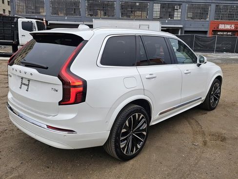 Certified 2025 Volvo XC90 T8 Ultra w/ Protection Package Premier image 4