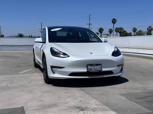Used 2021 Tesla Model 3 Standard Range Plus RWD image 4