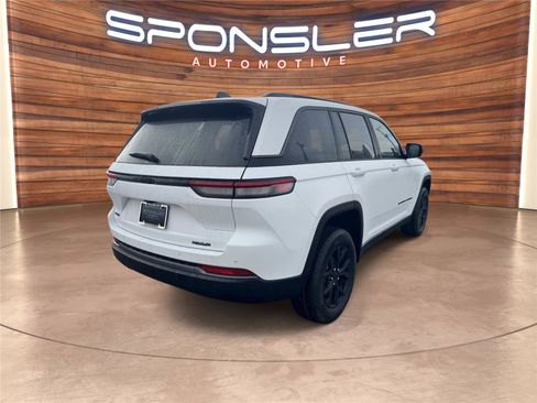 New 2026 Jeep Grand Cherokee Altitude image 6