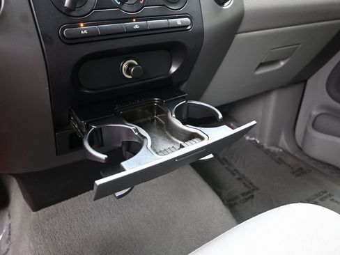 Used 2005 Ford F150 XLT AWD/4WD image 19