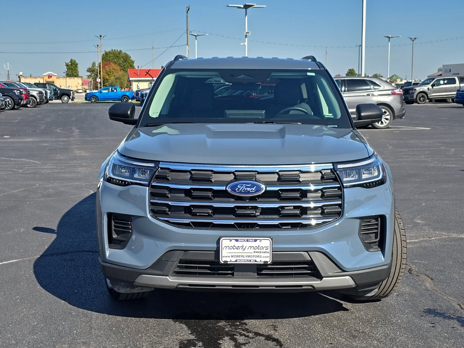 Used 2025 Ford Explorer Active RWD image 57
