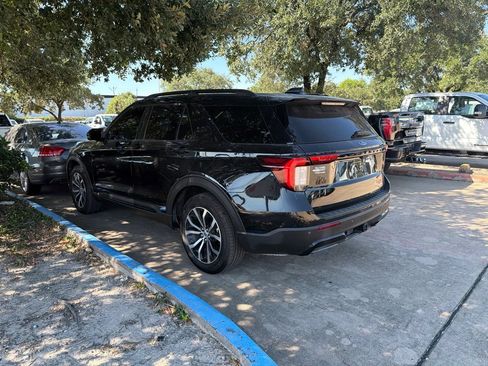 Used 2025 Ford Explorer ST-Line w/ Premium Package RWD image 2