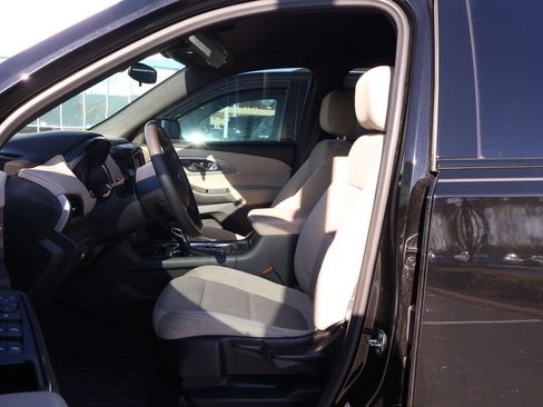 Used 2023 Chevrolet Traverse LS w/ Midnight/Sport Edition image 9