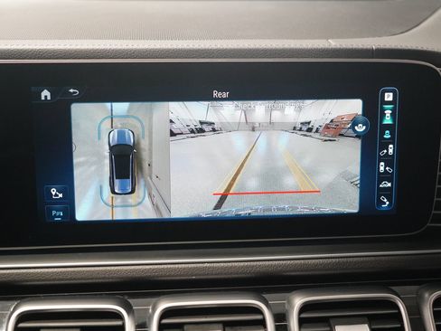 Used 2024 Mercedes-Benz GLS 450 4MATIC image 25