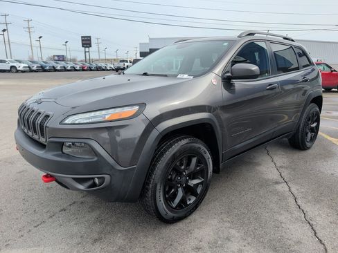 Used 2017 Jeep Cherokee Trailhawk w/ Comfort/Convenience Group image 3