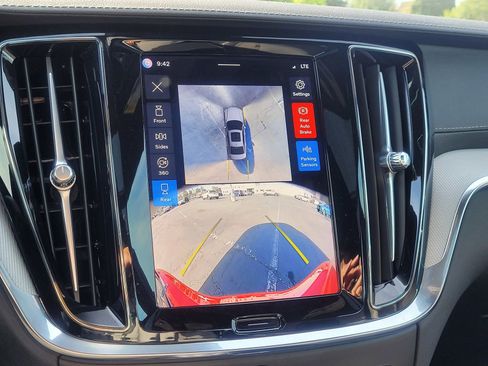 Used 2024 Volvo S60 T8 Ultimate image 24