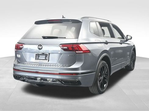 Used 2022 Volkswagen Tiguan SE R-Line AWD/4WD image 5