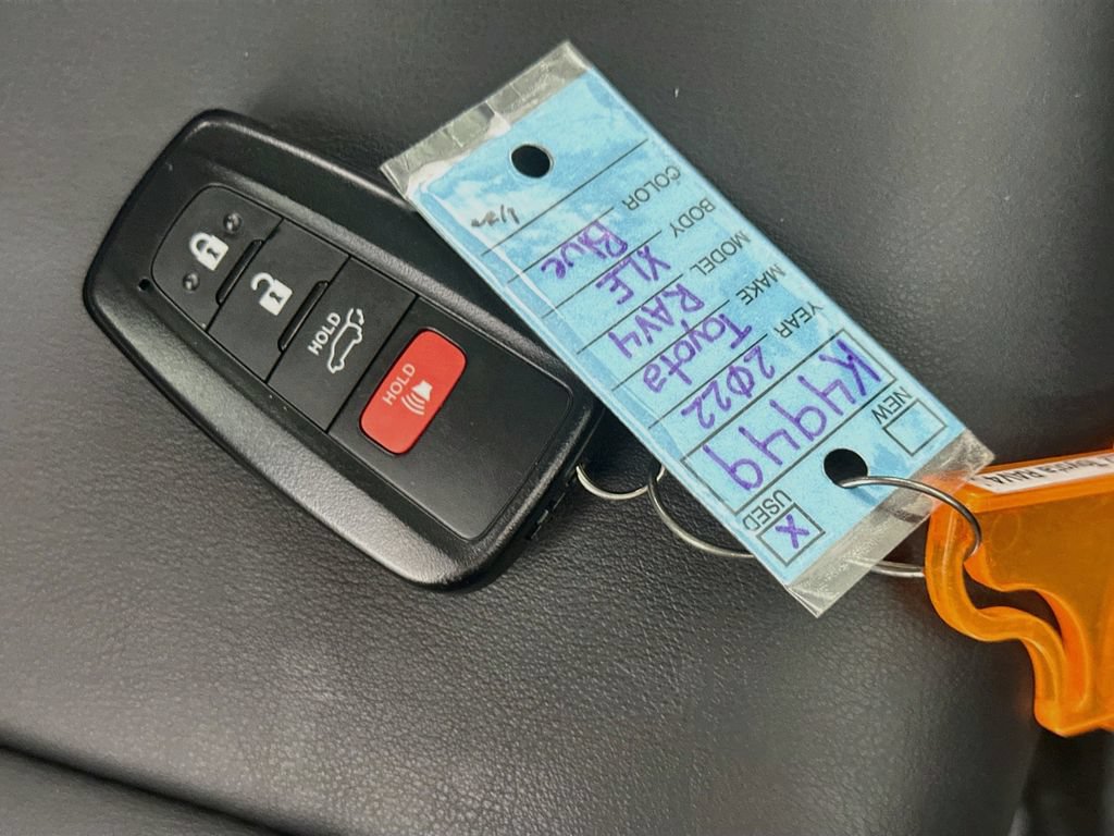 Used 2022 Toyota RAV4 XLE Premium FWD image 37