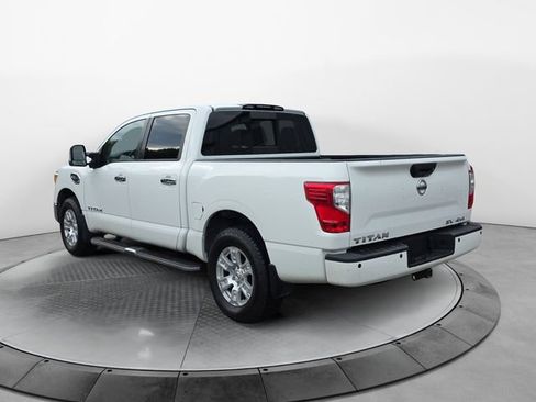 Used 2017 Nissan Titan SV AWD/4WD image 3