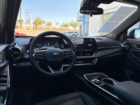 Used 2026 Chevrolet Equinox LT w/ Convenience Package II FWD image 15