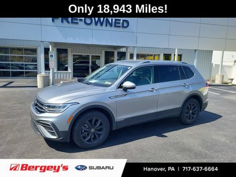Used 2024 Volkswagen Tiguan SE w/ Panoramic Sunroof Package AWD/4WD image 1