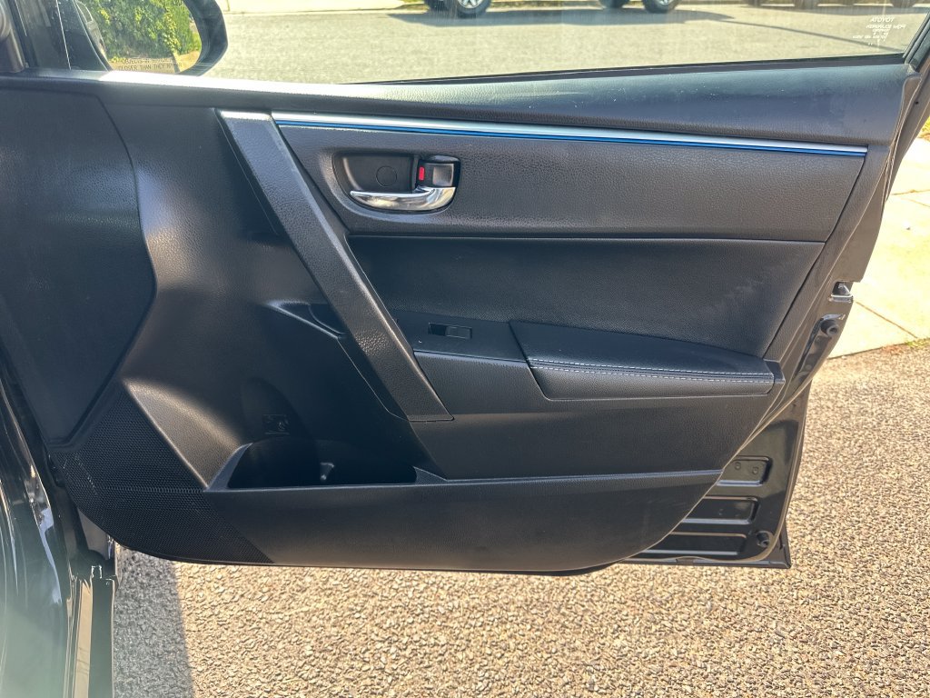 Used 2016 Toyota Corolla S FWD image 18