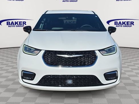 Used 2025 Chrysler Pacifica Select FWD image 8