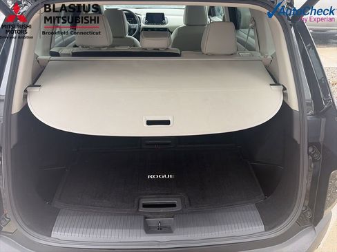 Used 2023 Nissan Rogue SL AWD/4WD image 14