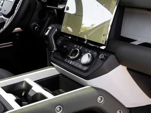 New 2026 Land Rover Defender 110 X-Dynamic SE AWD/4WD image 29