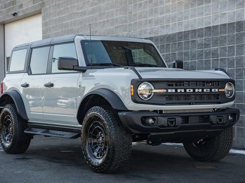 New 2026 Ford Bronco Big Bend w/ Black Diamond Package AWD/4WD image 2