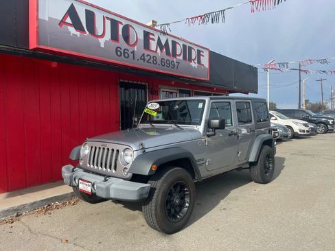 Used 2015 Jeep Wrangler Unlimited Sport w/ Quick Order Package 24S AWD/4WD image 2