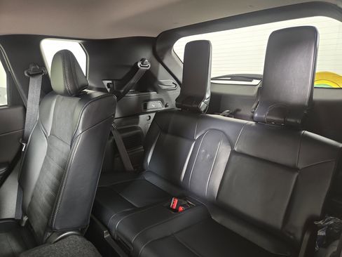 New 2025 Mitsubishi Outlander SE image 12