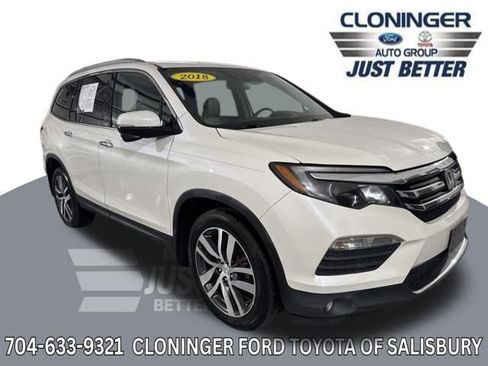 Used 2018 Honda Pilot Touring image 1