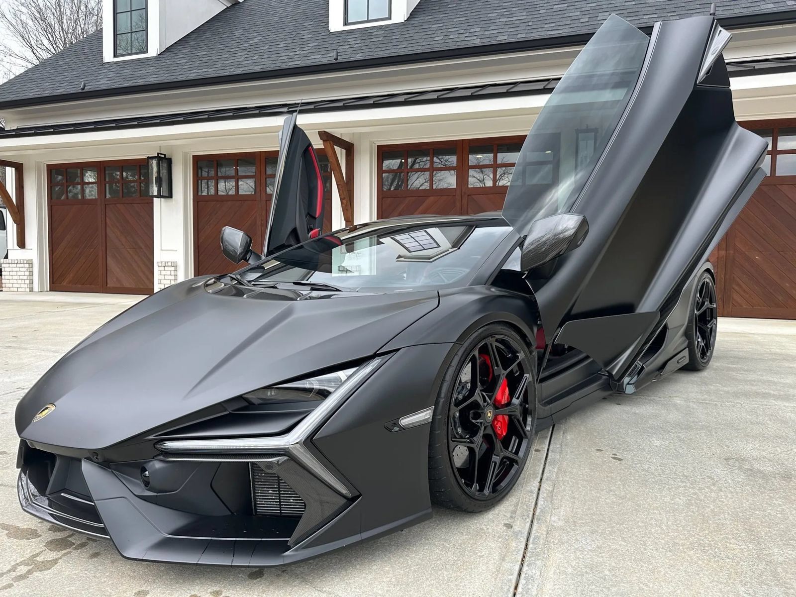 Used 2024 Lamborghini Revuelto AWD/4WD image 1