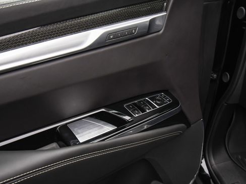 Used 2025 Cadillac Escalade V w/ LPO, ONYX Package image 52