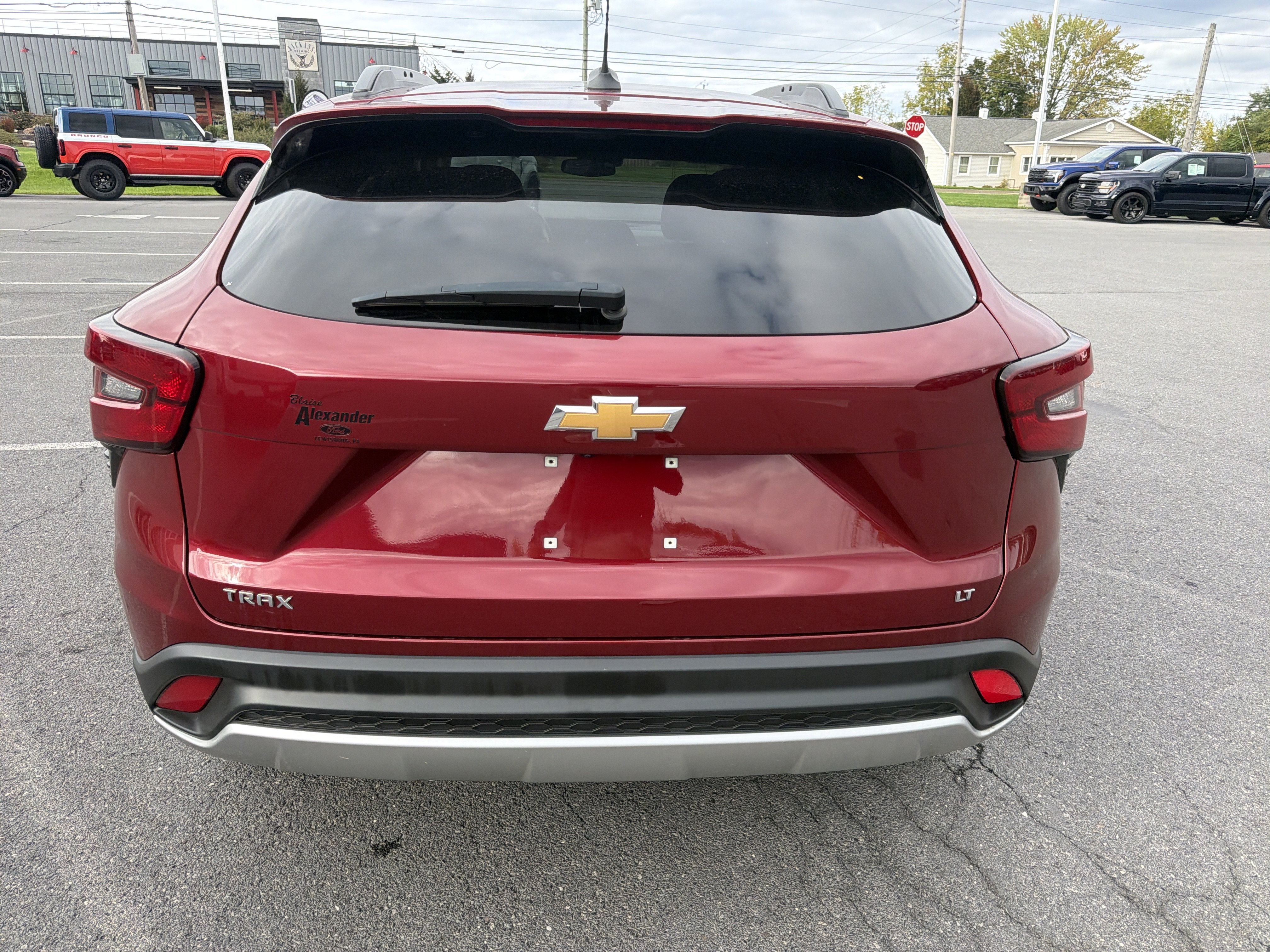 Used 2025 Chevrolet Trax LT FWD image 4