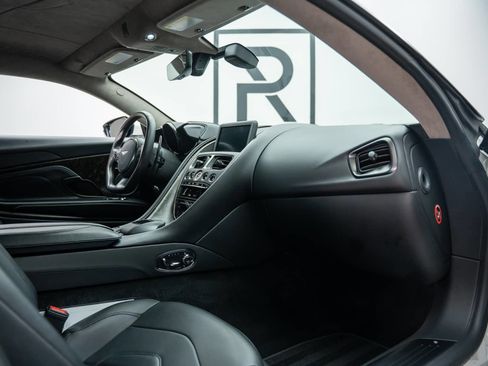 Used 2019 Aston Martin DBS Superleggera RWD image 19