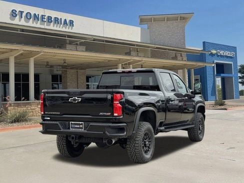 New 2026 Chevrolet Silverado 2500 ZR2 AWD/4WD image 6