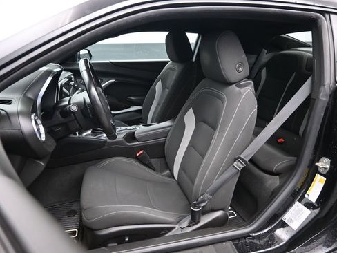 Used 2019 Chevrolet Camaro LT w/ Technology Package image 23