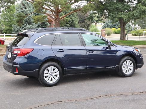 Used 2018 Subaru Outback 2.5i Premium AWD/4WD image 4