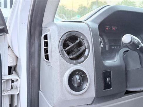 Used 2012 Ford E-250 and Econoline 250 w/ Commercial Cargo Van Pkg RWD image 33