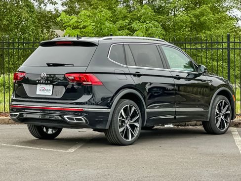 Used 2022 Volkswagen Tiguan SEL R-Line AWD/4WD image 4