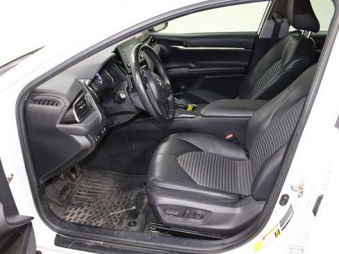 Used 2021 Toyota Camry SE image 16