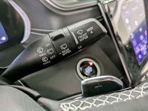 Used 2025 Jeep Grand Cherokee L Altitude AWD/4WD image 18