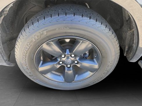 Used 2016 RAM 1500 Express w/ Black Ram 1500 Express Group AWD/4WD image 32