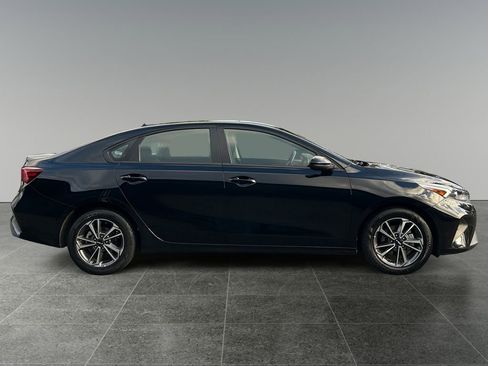 Used 2024 Kia Forte LXS image 8