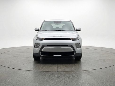 Used 2025 Kia Soul LX w/ LX Technology Package FWD image 2