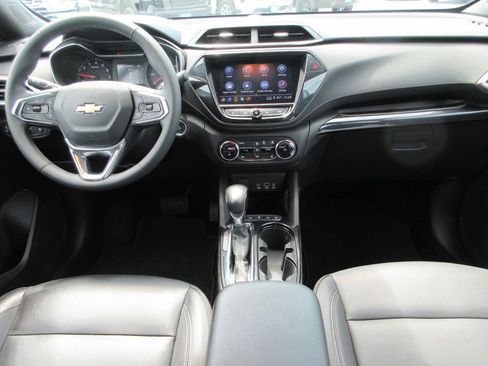 Certified 2023 Chevrolet TrailBlazer ACTIV w/ Convenience Package FWD image 16