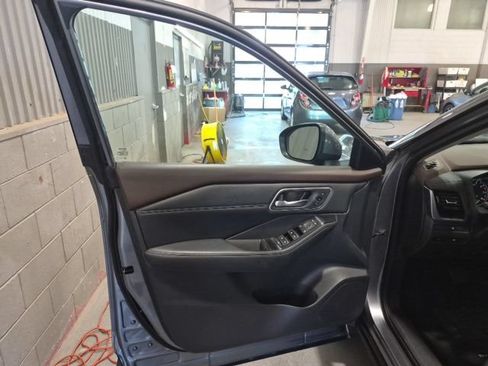 Used 2021 Nissan Rogue SL AWD/4WD image 10