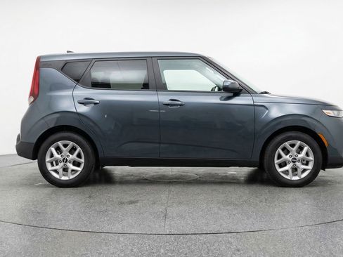 Used 2025 Kia Soul LX w/ LX Technology Package FWD image 11