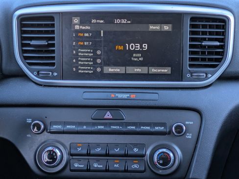 Used 2022 Kia Sportage LX image 15