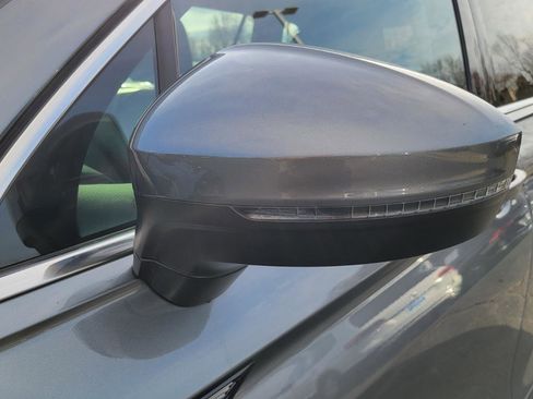 Used 2022 Volkswagen Tiguan SE image 13