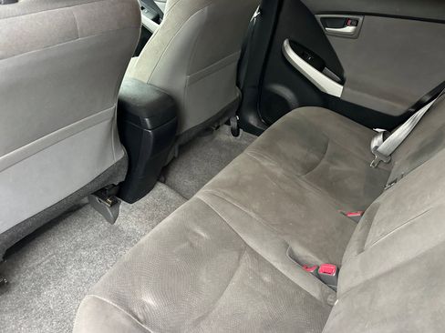 Used 2015 Toyota Prius Three image 12