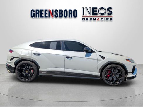 Used 2023 Lamborghini Urus Performante AWD/4WD image 6