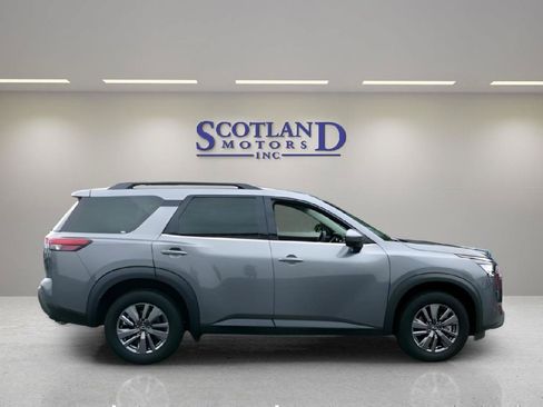 Used 2025 Nissan Pathfinder SV AWD/4WD image 5