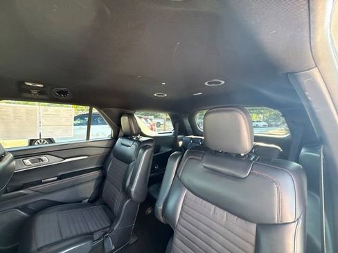 Used 2025 Ford Explorer ST-Line AWD/4WD image 34